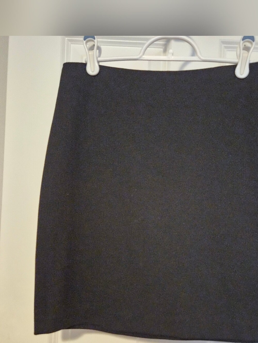 New York & Company Classic Black Pencil Skirt